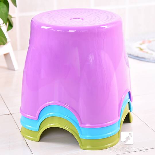 塑料椅子中间的洞，妙用不止一个